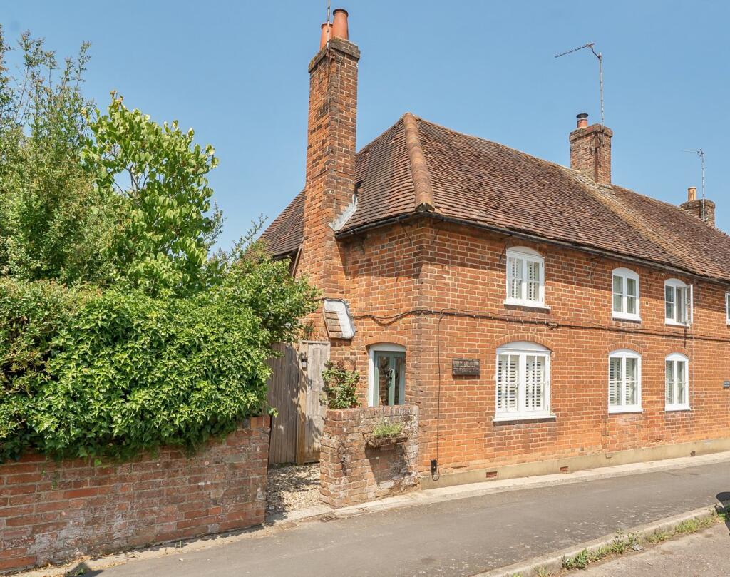 Main image of property: Farnham Road, Odiham, Hook, RG29