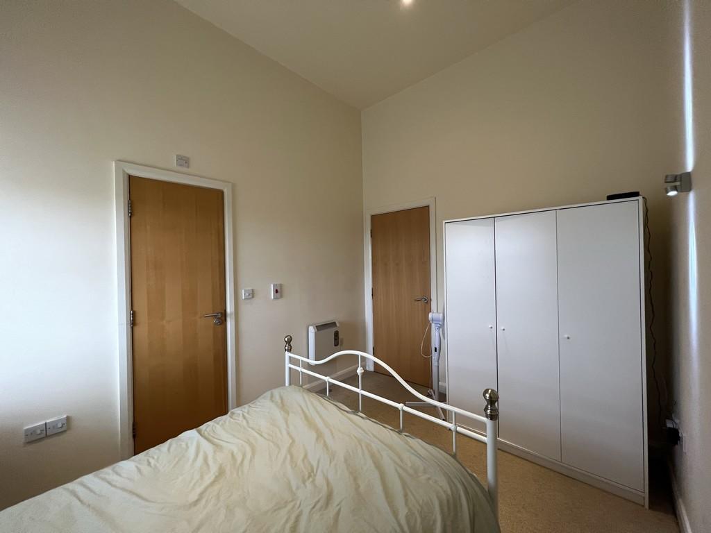 2 bedroom apartment for sale in Holywell Heights, Sheffield, South