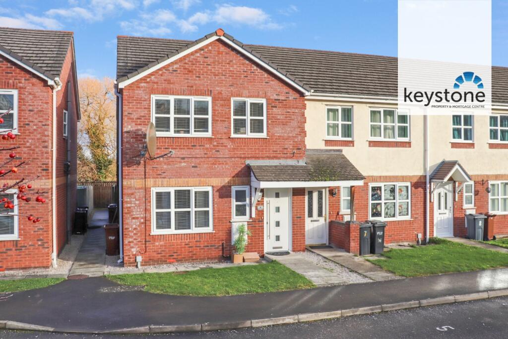 3 bedroom town house for sale in Alston Court, Bagillt, Flintshire, CH6
