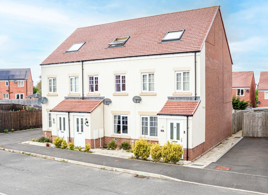 Main image of property: Ffordd Piran, Oakenholt, Flint, Flintshire, CH6 5FR