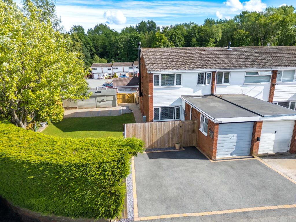 Main image of property: Bodnant Grove, Connah's Quay, Deeside, Flintshire, CH5 4NA