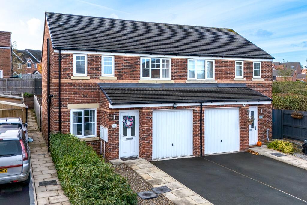 Main image of property: Llys Garmon, Oakenholt, Flint, Flintshire, CH6 5XF