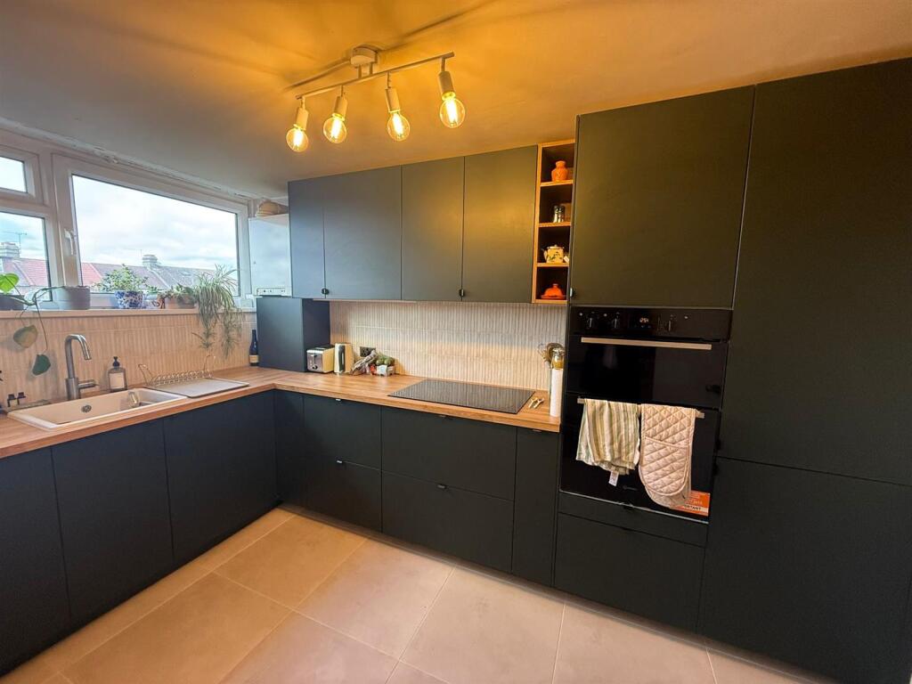 Main image of property: Forest View Road, London