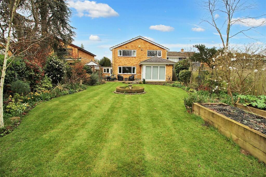 4 bedroom detached house for sale in Rosemary Drive, Bromham, MK43