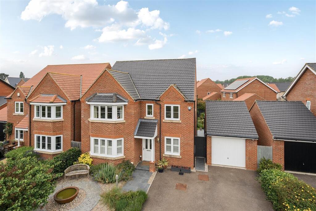 Main image of property: Dumbarton Mead, Biddenham