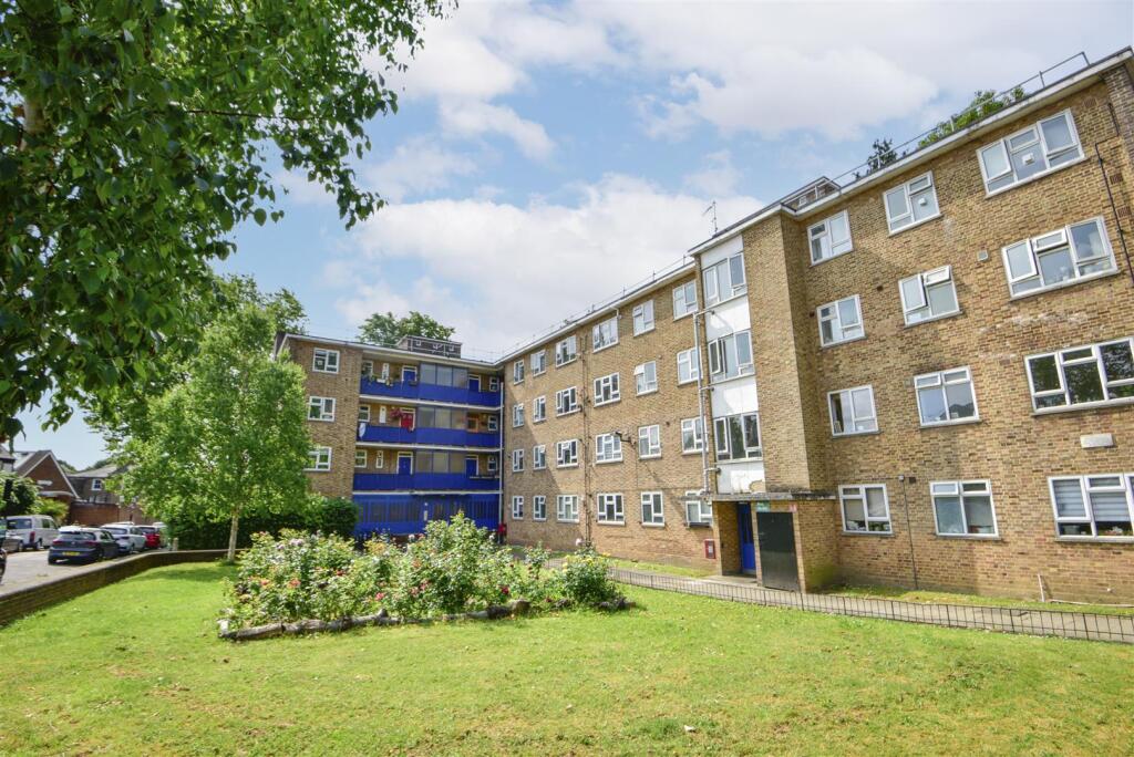 Main image of property: Queen Elizabeths Close, London, N16