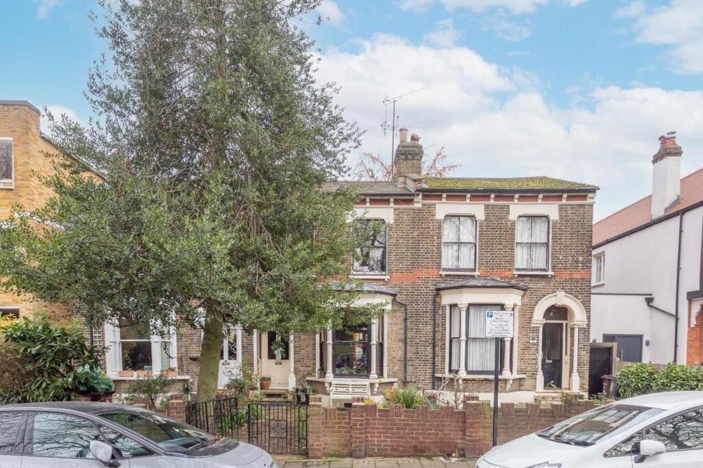 Main image of property: Queen Elizabeth's Walk, London, N16