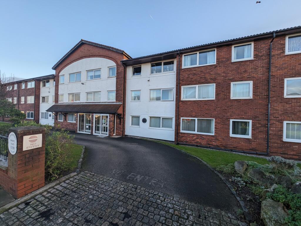 Studio apartment for sale in Claremount Court, Wallasey, CH45