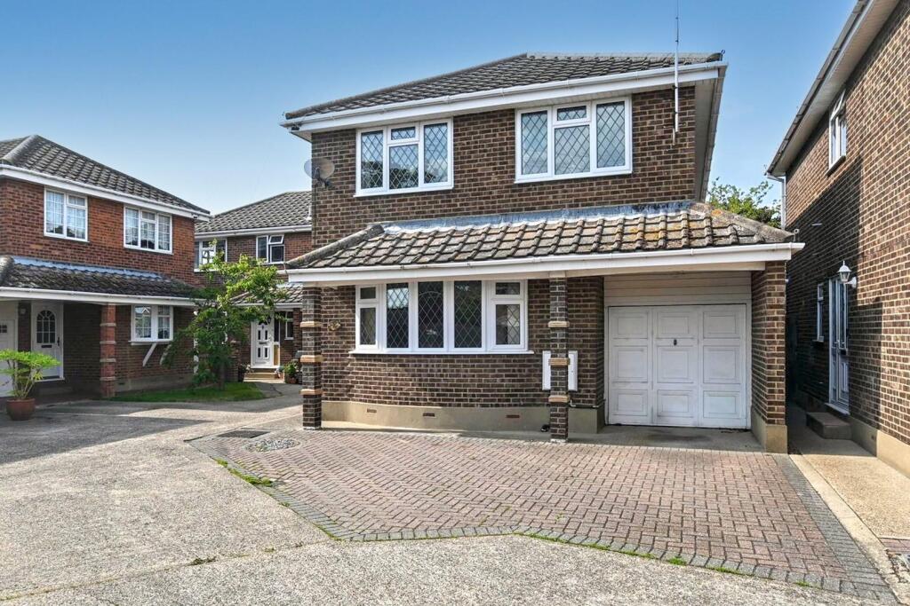 4 bedroom detached house