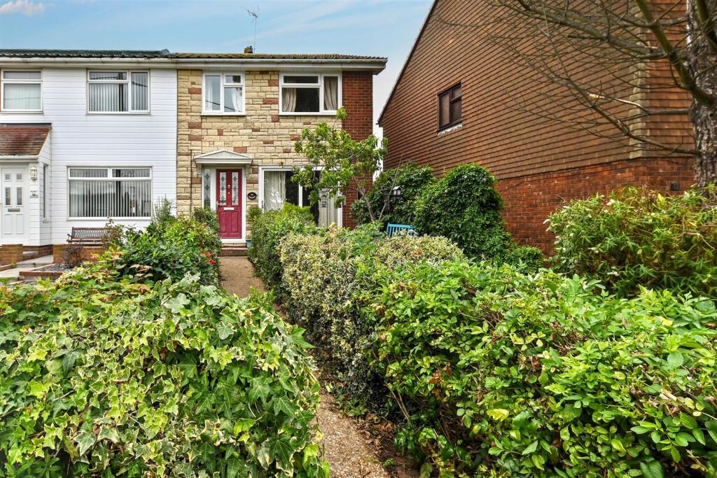 Main image of property: Close to town - Lakeside Path, Canvey Island