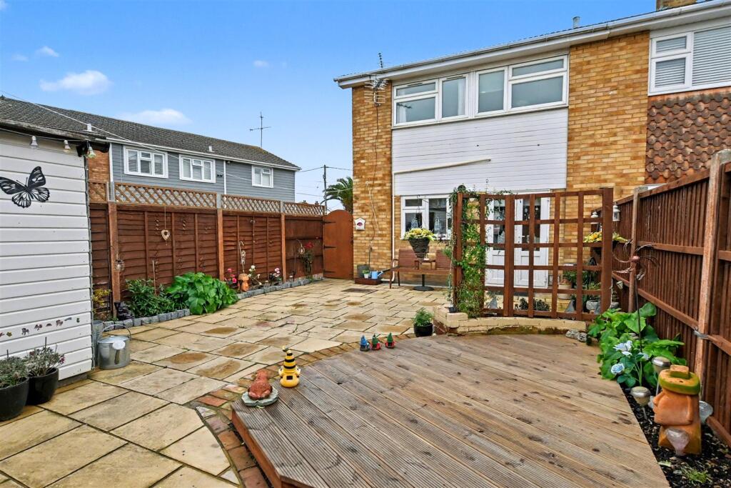 Main image of property: NO ONWARD CHAIN Lappmark Road, Canvey Island