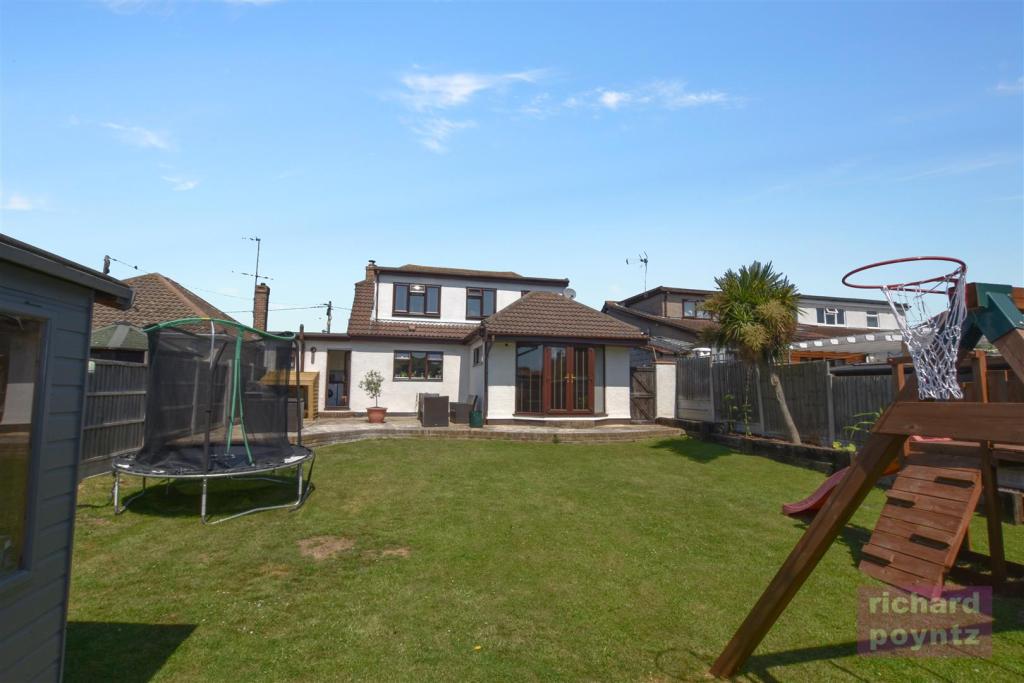 4 bedroom detached house for sale in The Driveway, Canvey Island, SS8