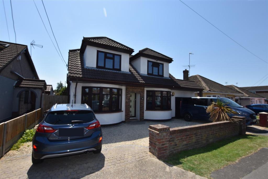 4 bedroom detached house for sale in The Driveway, Canvey Island, SS8
