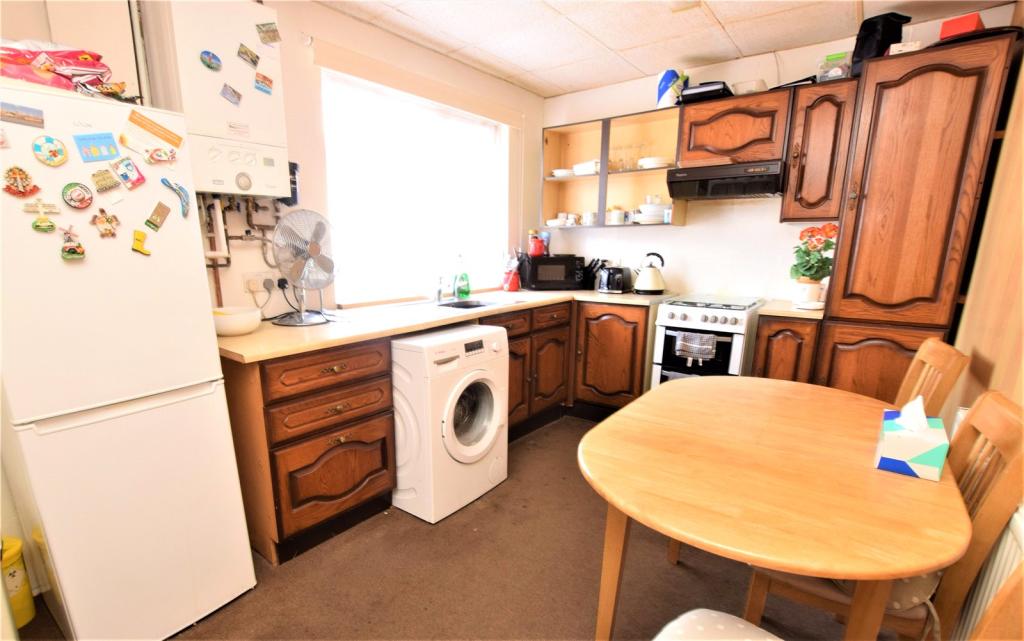 3 bedroom semidetached house for sale in Haydon Road, Dagenham, RM8