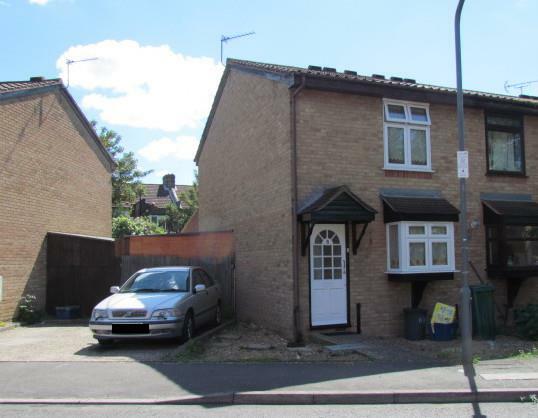 2 Bedroom End Of Terrace House For Sale In Avenue Road Chadwell Heath Romford Rm6 