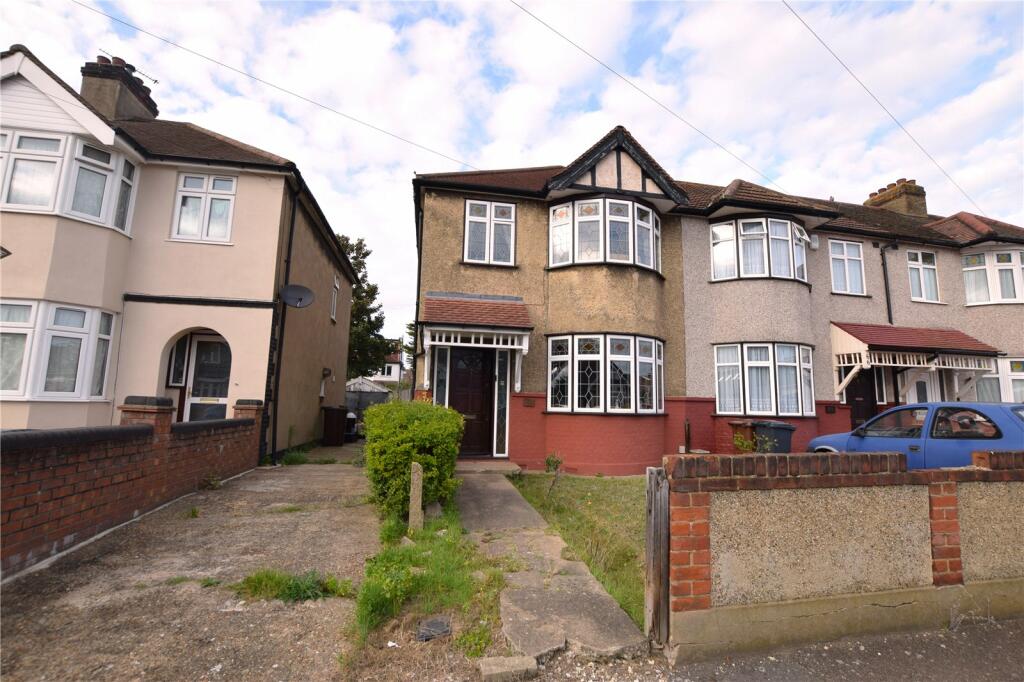 3 bedroom end of terrace house for sale in Pemberton Gardens, Romford, RM6