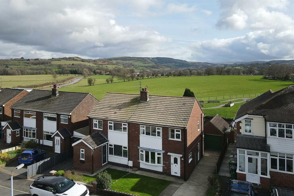 3 bedroom semidetached house for sale in Minor Avenue, Lyme Green