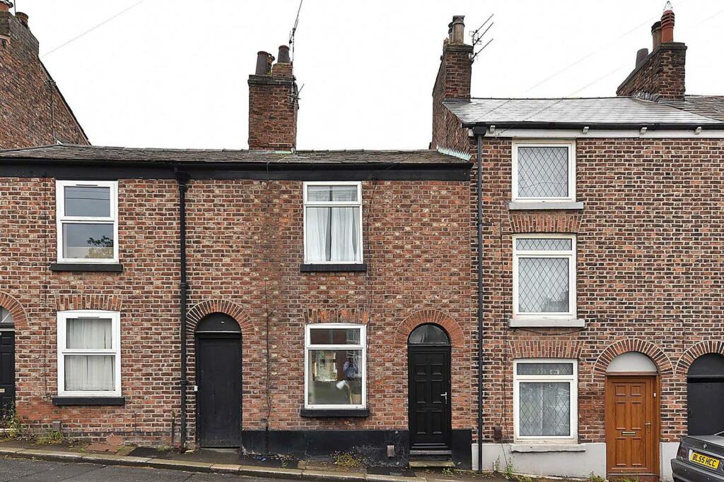 2 bedroom terraced house for sale in Hurdsfield Road, Macclesfield, SK10