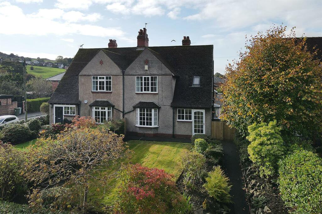 3 bedroom semidetached house for sale in Buxton Road, Macclesfield, SK11