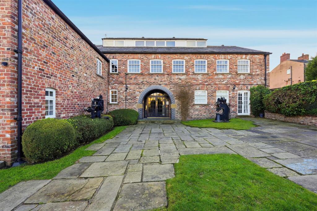 Main image of property: Pinfold Street, Macclesfield