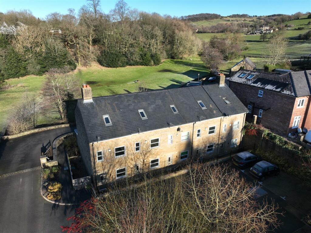 3 bedroom terraced house for sale in Ingersley Road, Bollington