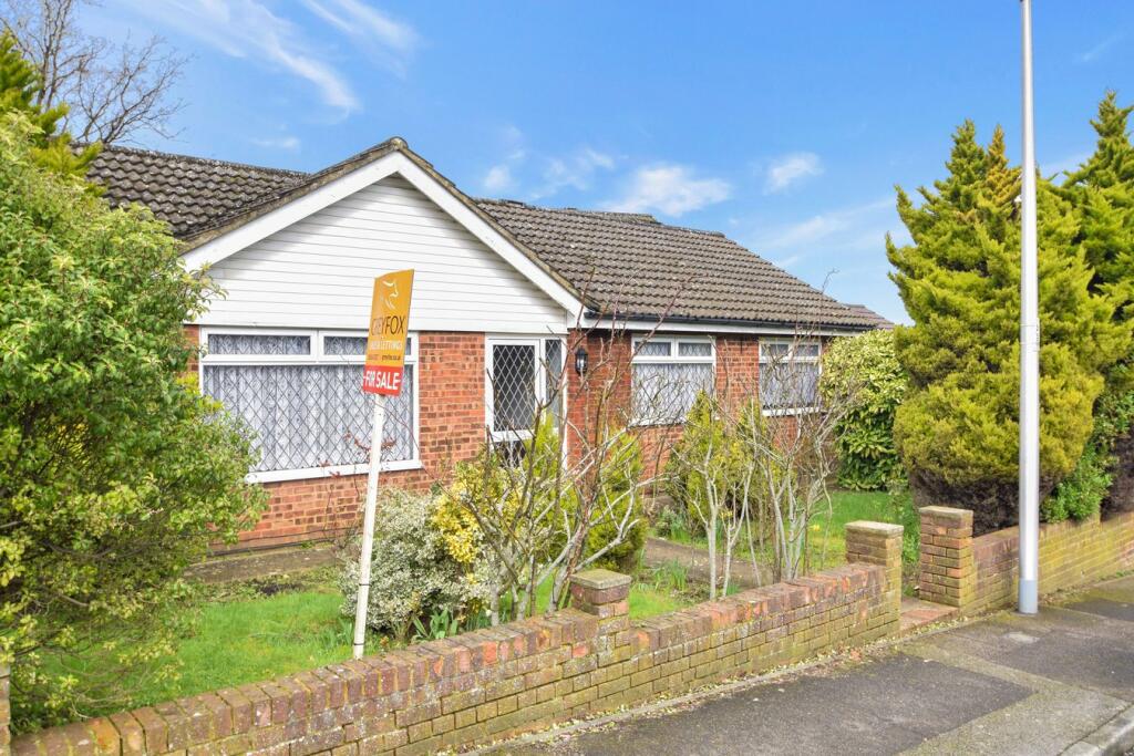 3 bedroom detached bungalow for sale in Longhurst Drive, Walderslade