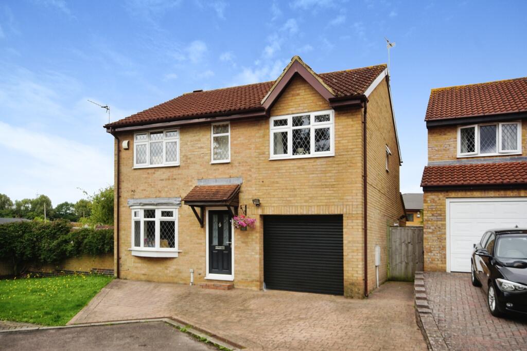 4 bedroom detached house for sale in Ottrells Mead, Bradley Stoke