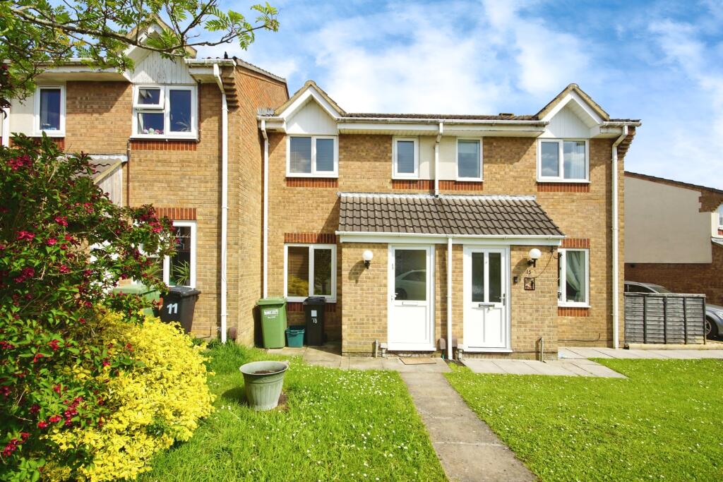 2 bedroom terraced house for sale in Courtlands, Bradley Stoke, Bristol