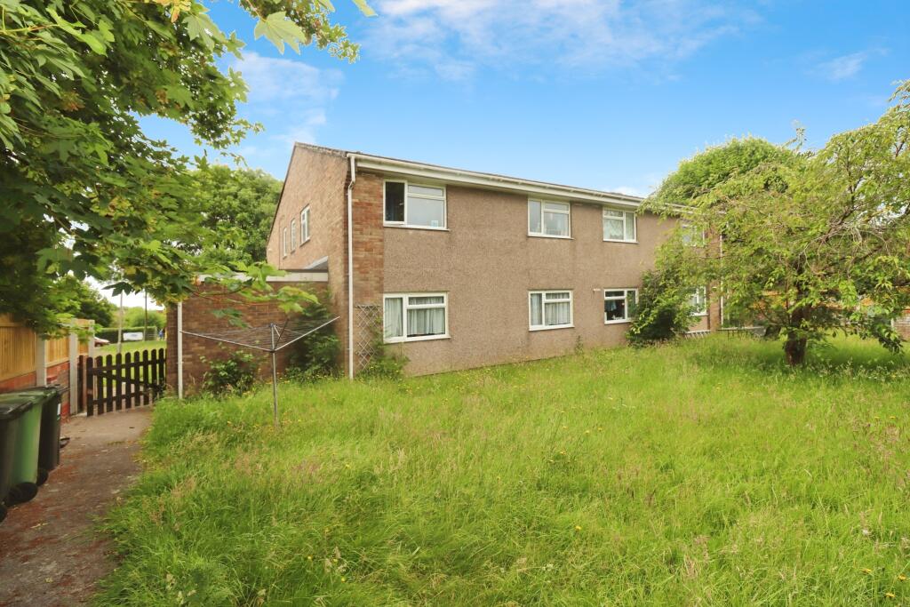 2 bedroom flat for sale in Little Stoke Lane, Little Stoke, Bristol, BS34