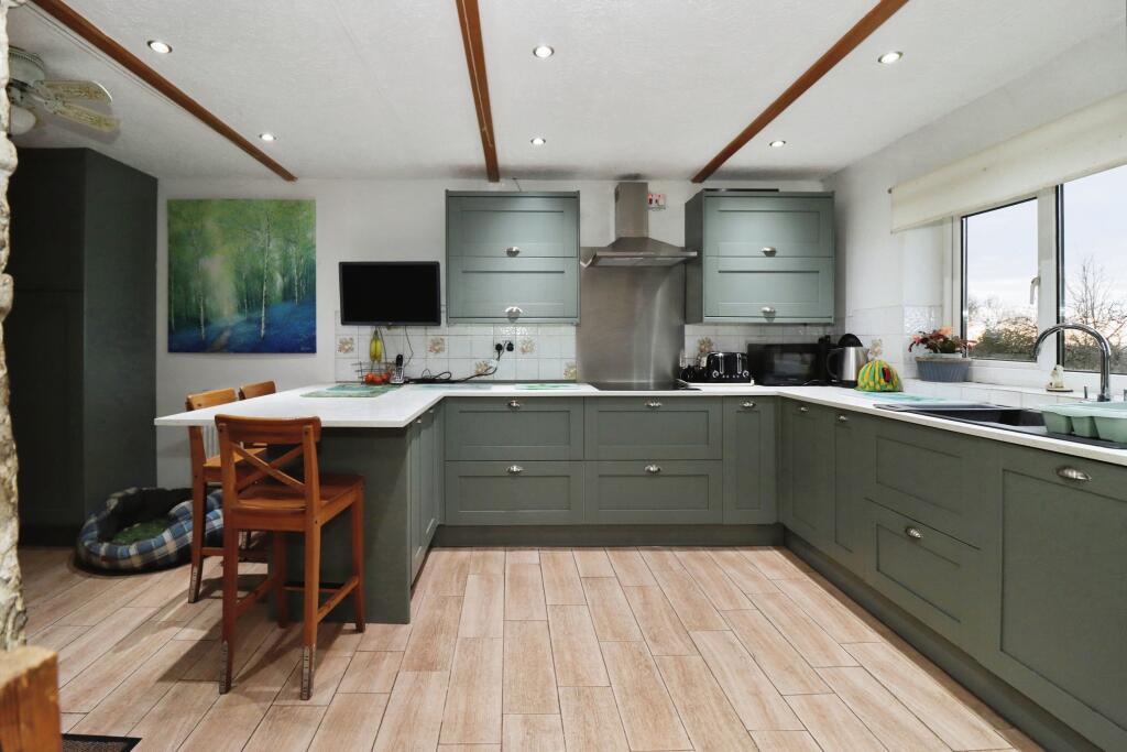 Additional property image - Gloucester Road, Rudgeway, Bristol, Gloucestershire, BS35