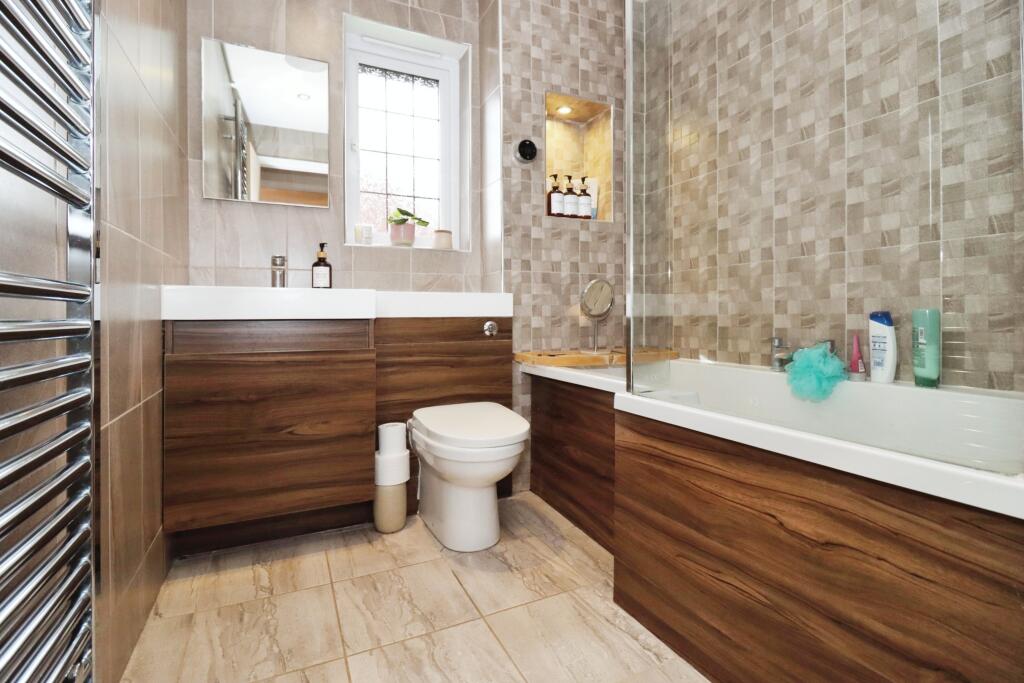 Additional property image - Juniper Way, Bradley Stoke, Bristol, Gloucestershire, BS32