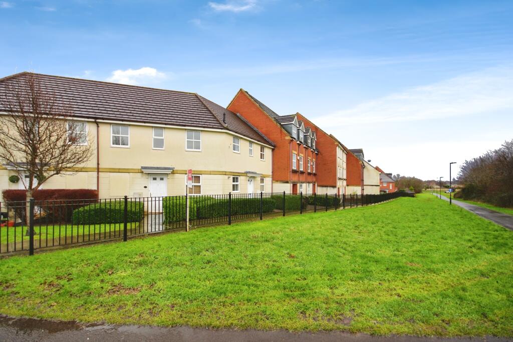 Additional property image - Champs Sur Marne, Bradley Stoke, Bristol, Gloucestershire, BS32