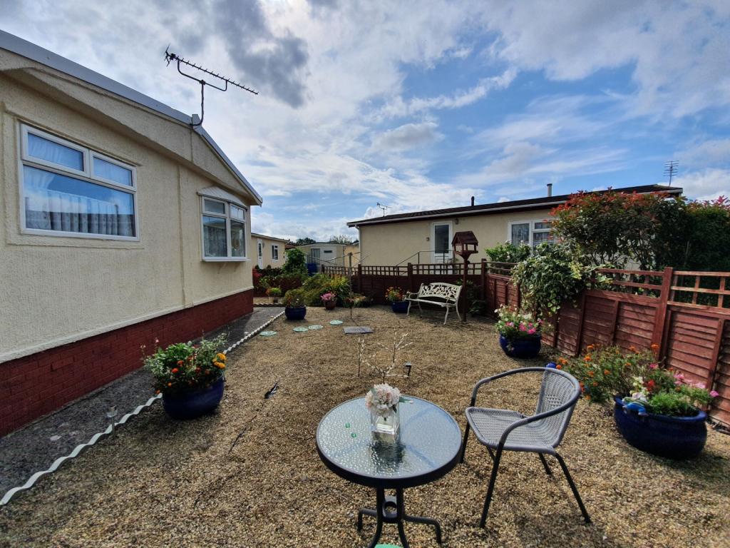 2 bedroom mobile home for sale in Avonsmere Residential Park, Stoke