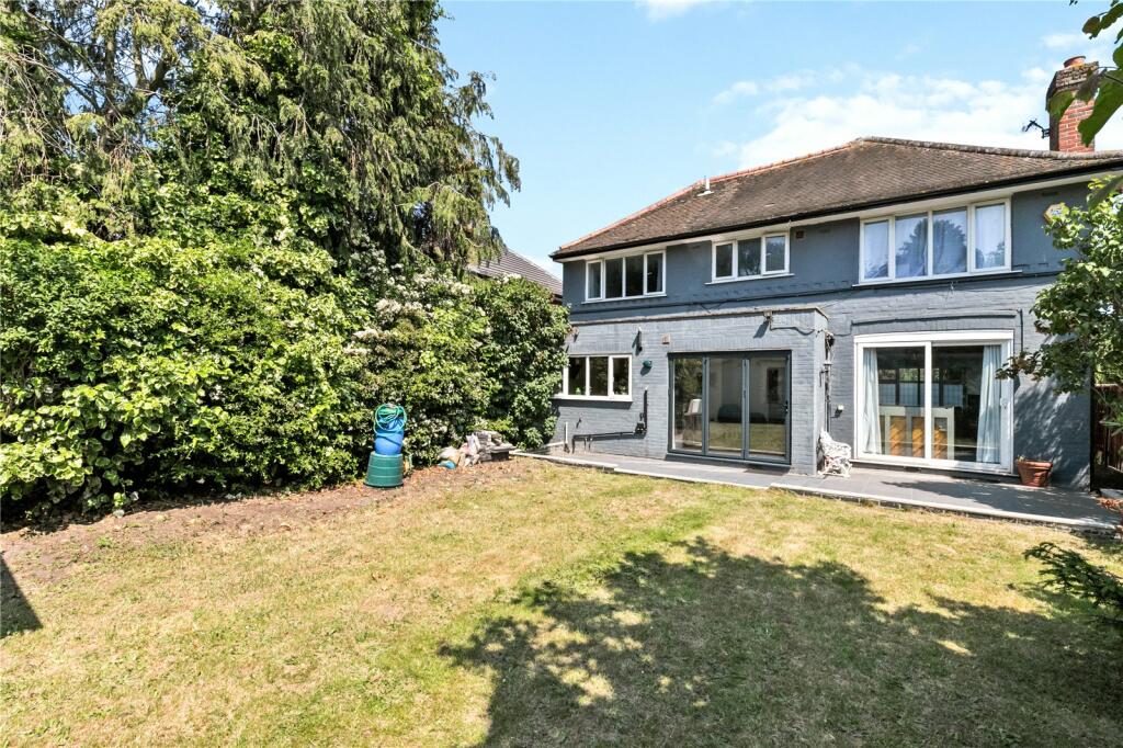 5 bedroom detached house for sale in Robin Hood Way, London, SW15