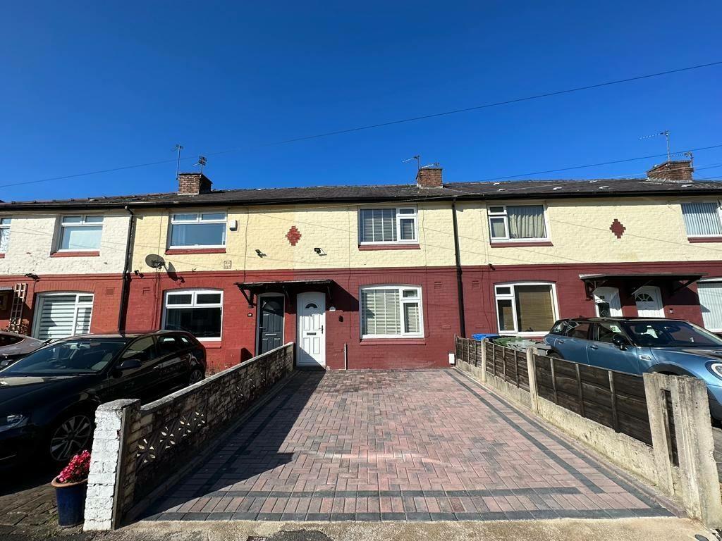 2 bedroom terraced house for sale in Bradshaw Lane, Stretford, M328WF, M32
