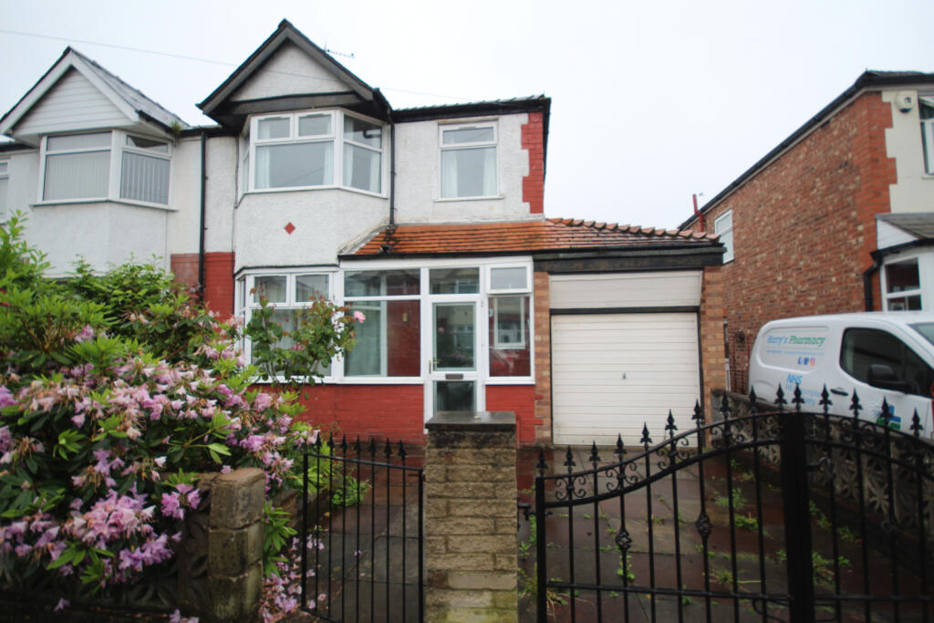3 bedroom semidetached house for sale in Bramley Ave, Stretford, M32