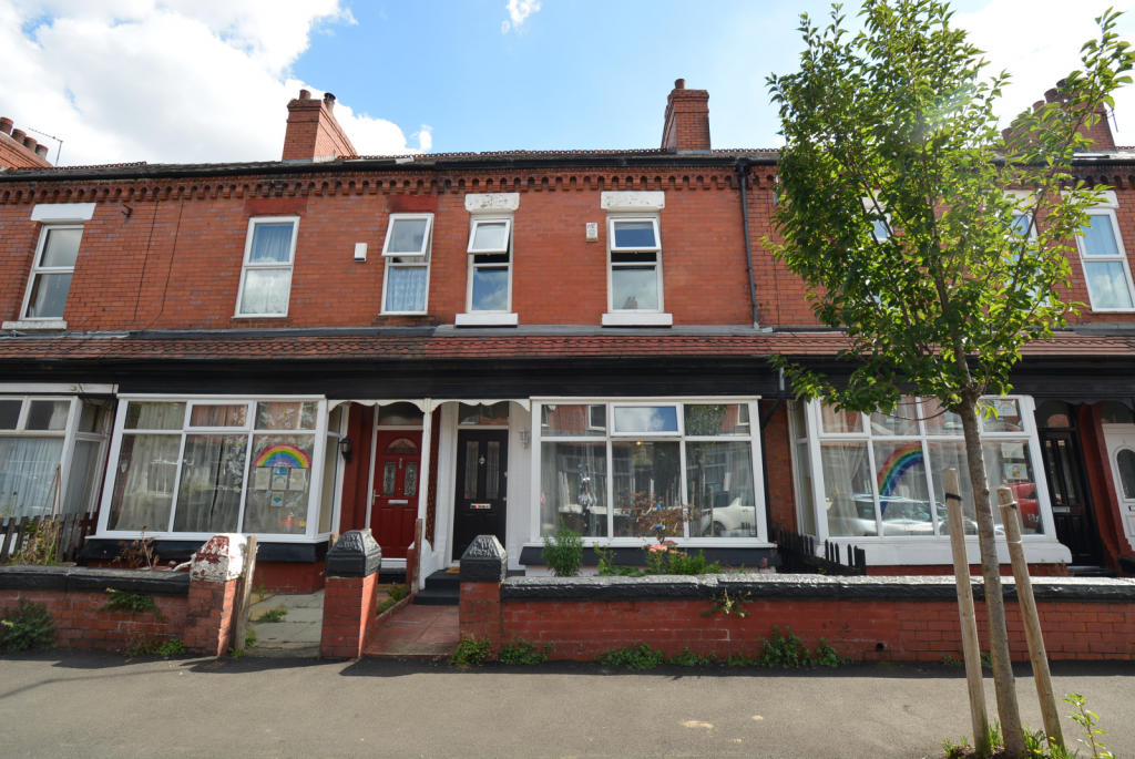 4 bedroom terraced house for sale in Moreton Ave, Stretford, M32
