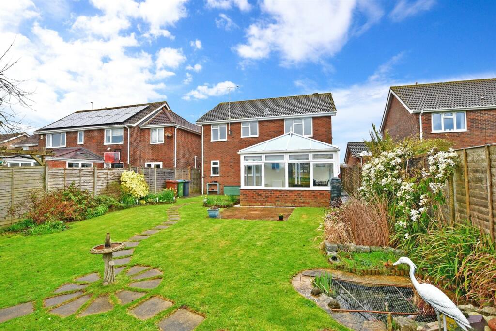 4 bedroom detached house for sale in Apple Tree Walk, Climping, West