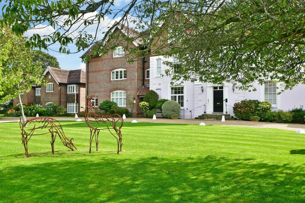 2 bedroom apartment for sale in Batworth Park, Crossbush, Arundel, West
