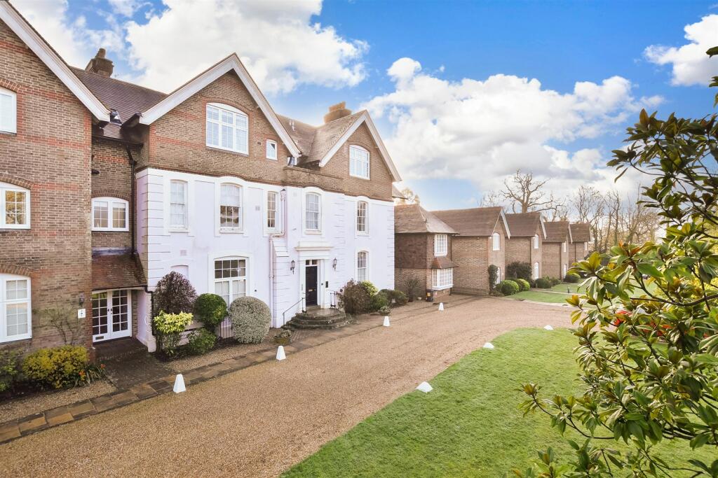 Additional property image - Crossbush, Arundel, West Sussex