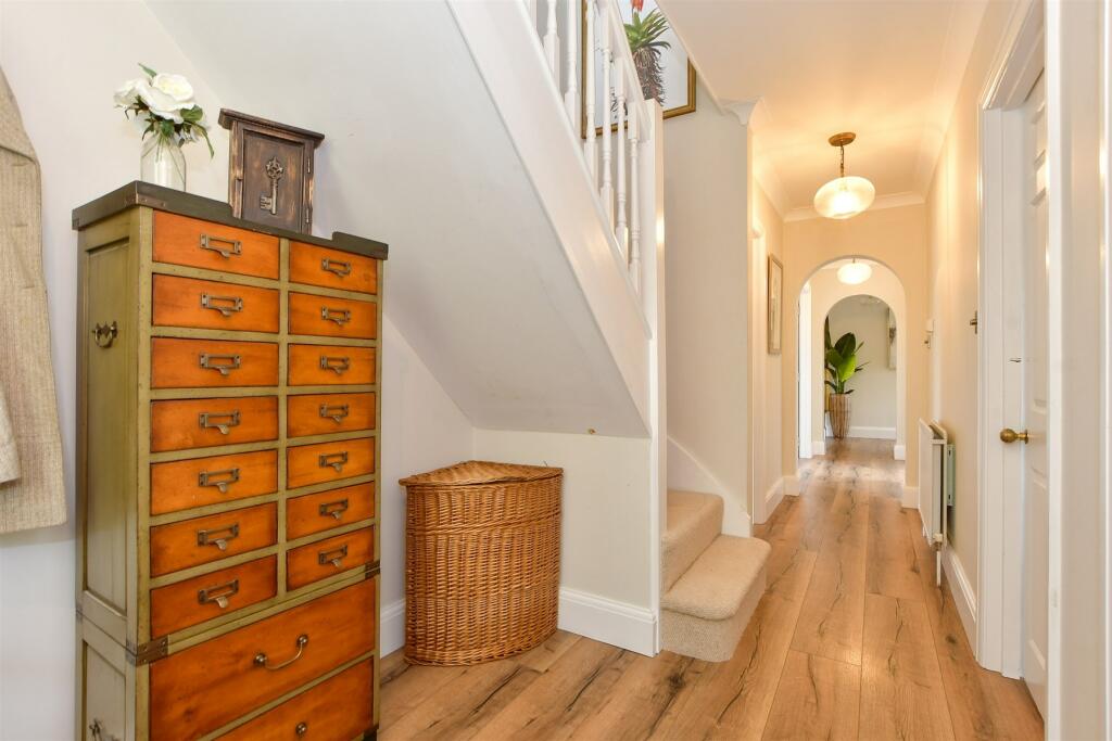 Additional property image - Mount Pleasant, Arundel, West Sussex
