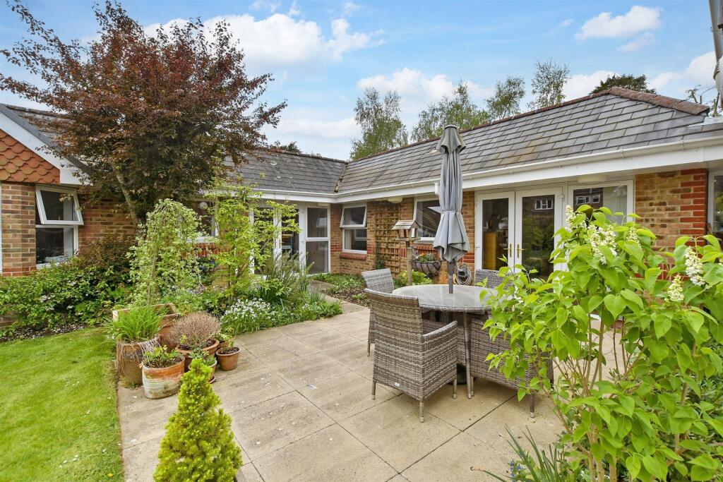 Main image of property: Fontwell Avenue, Eastergate, Chichester, West Sussex