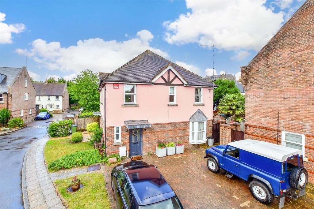 Main image of property: Wheelwrights Close, Arundel, West Sussex