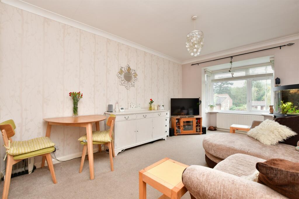 1 bedroom flat for sale in Duncan Road, Tadworth, Surrey, KT20
