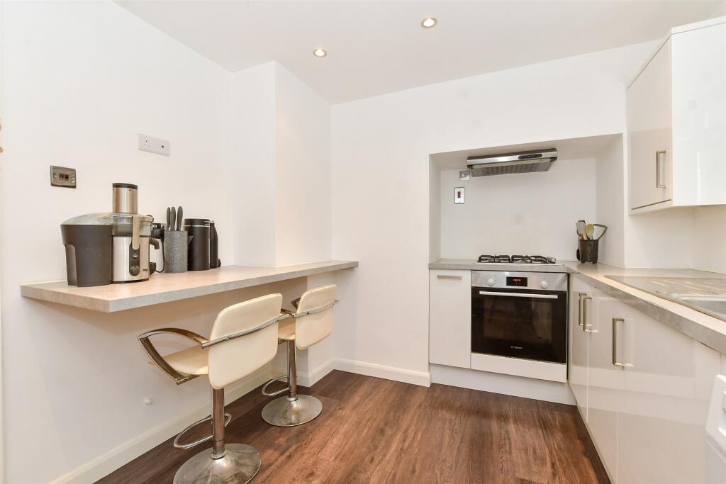 2 bedroom flat for sale in Eastgate, Nork Way, Banstead, Surrey, SM7