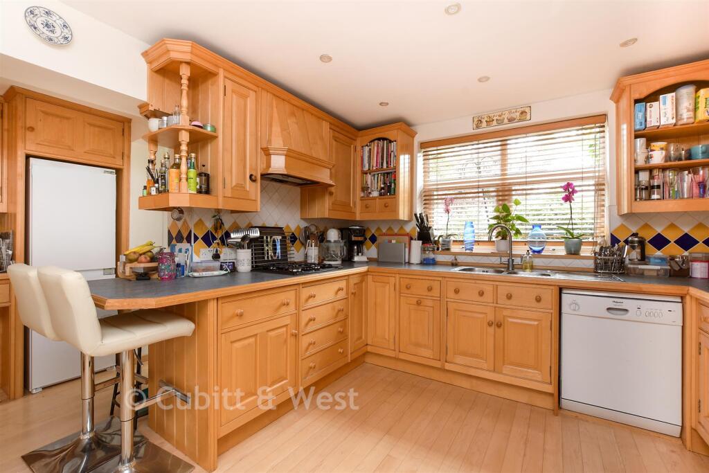 Main image of property: Green Curve, Banstead, Surrey