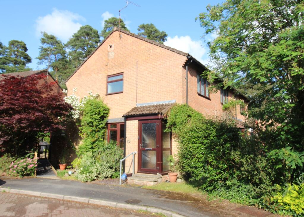 Main image of property: 25 Woodpecker Close, Bordon