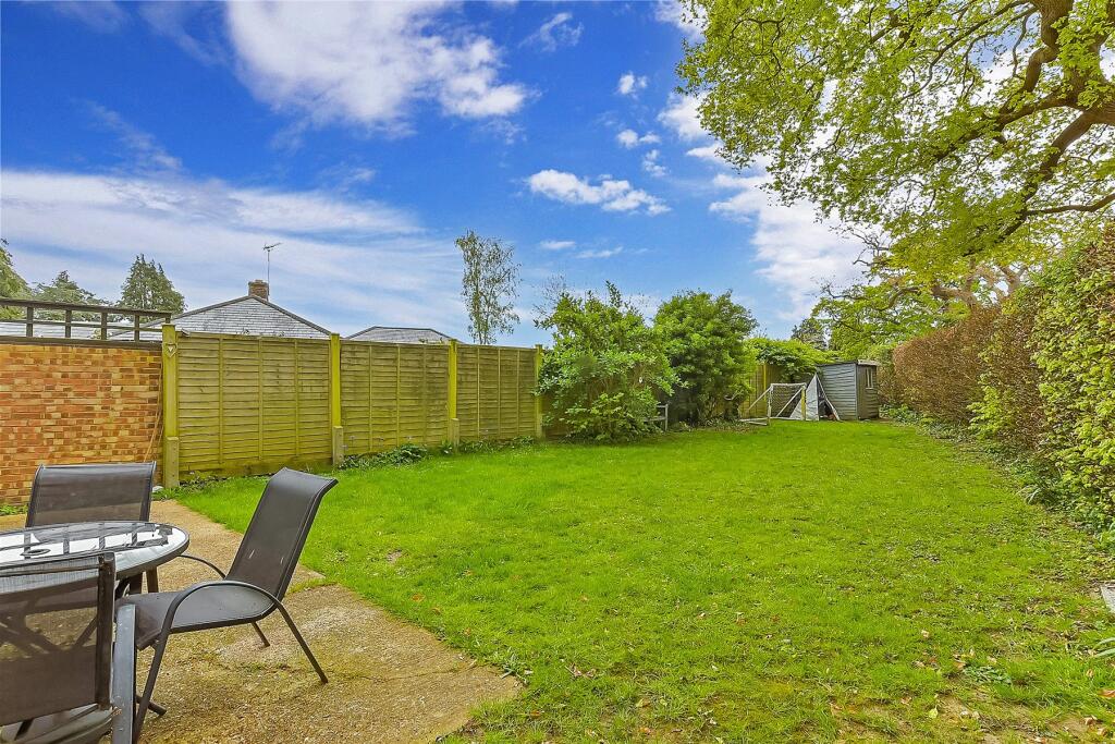3 bedroom semidetached house for sale in Hook Lane, Aldingbourne
