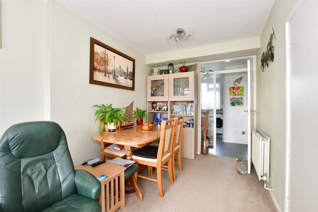2 bedroom for sale in Hailey Place, Cranleigh, Surrey, GU6