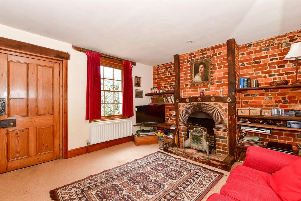 3 bedroom semidetached house for sale in Ewhurst Road, Cranleigh